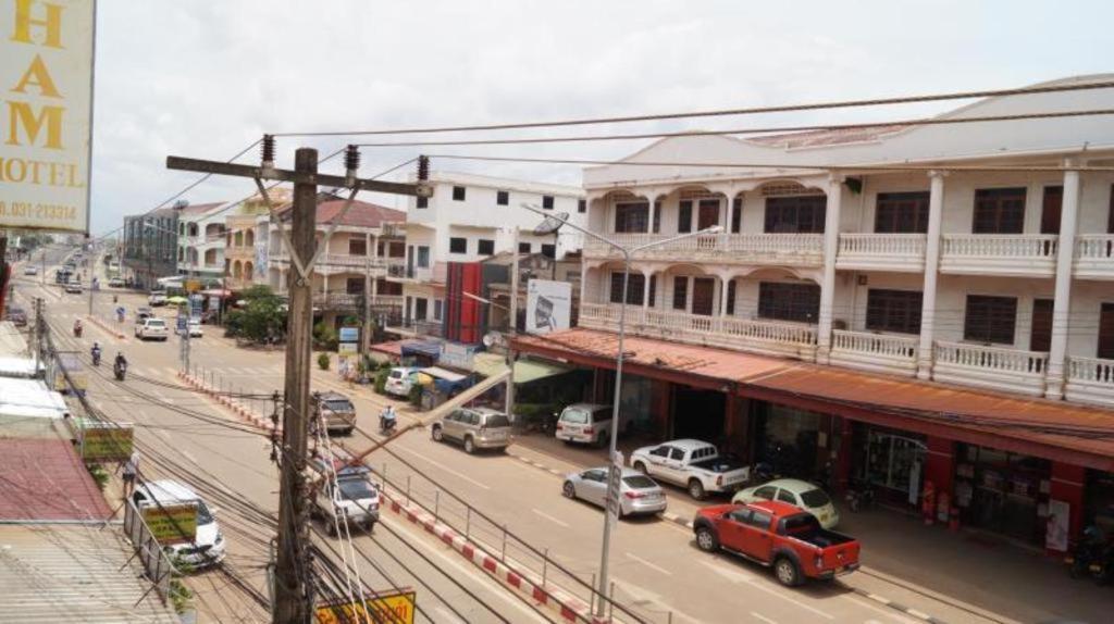Lankham Hotel Pakse Exterior photo