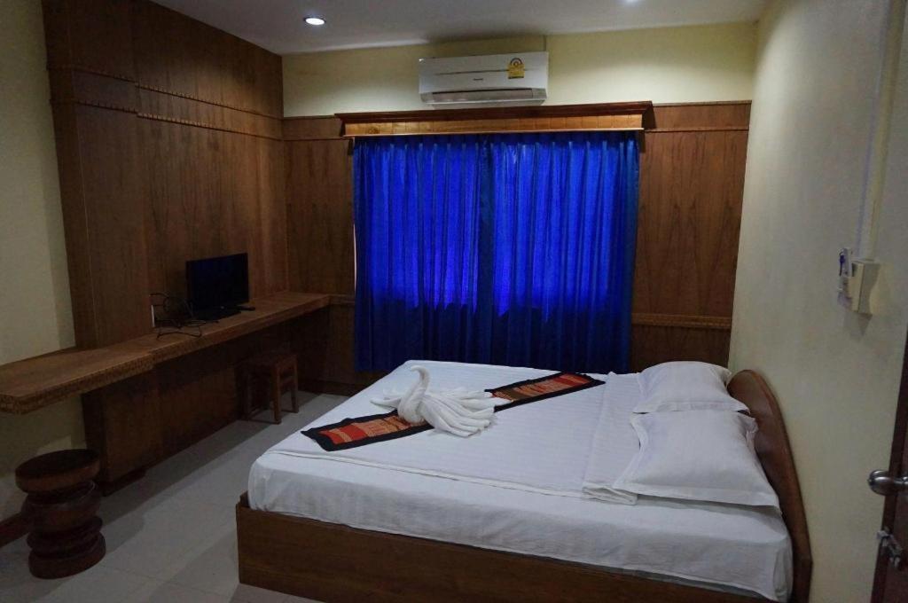 Lankham Hotel Pakse Exterior photo