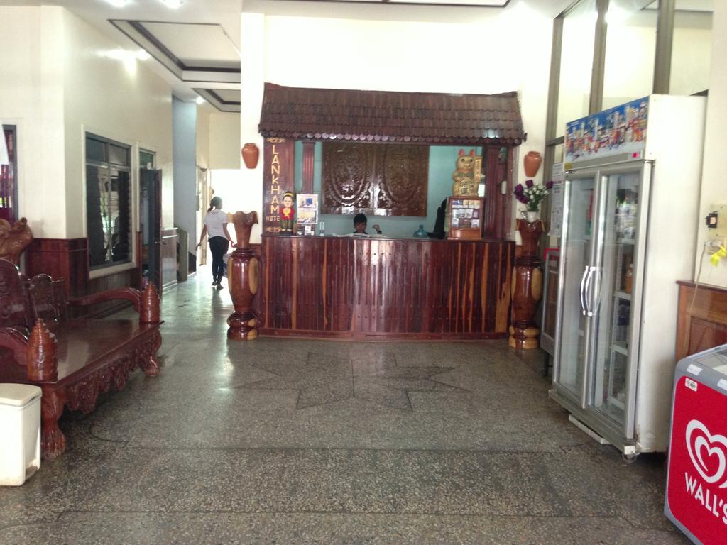 Lankham Hotel Pakse Exterior photo