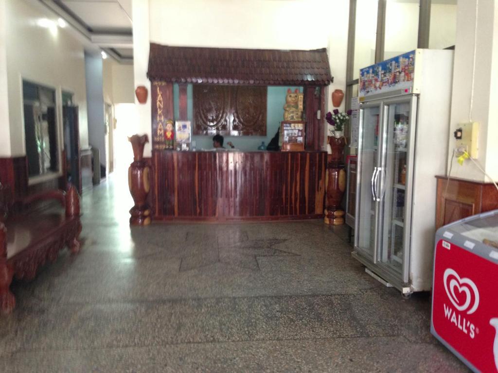 Lankham Hotel Pakse Exterior photo