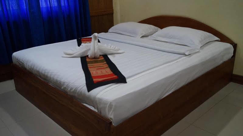 Lankham Hotel Pakse Exterior photo